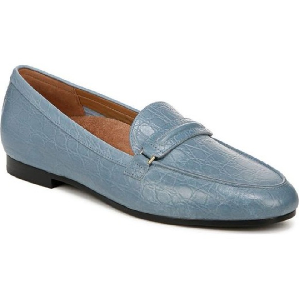 Vionic newport blue loafers